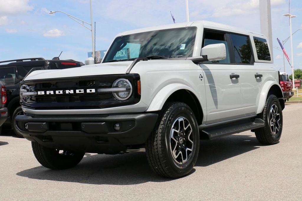 2026 Ford Bronco Outer Banks®