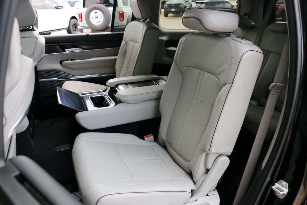 2023 Jeep Grand Wagoneer Series II