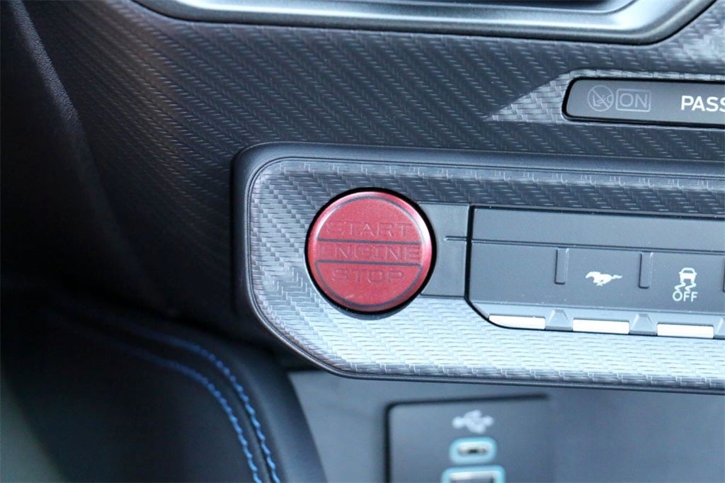 2025 Ford Mustang Dark Horse