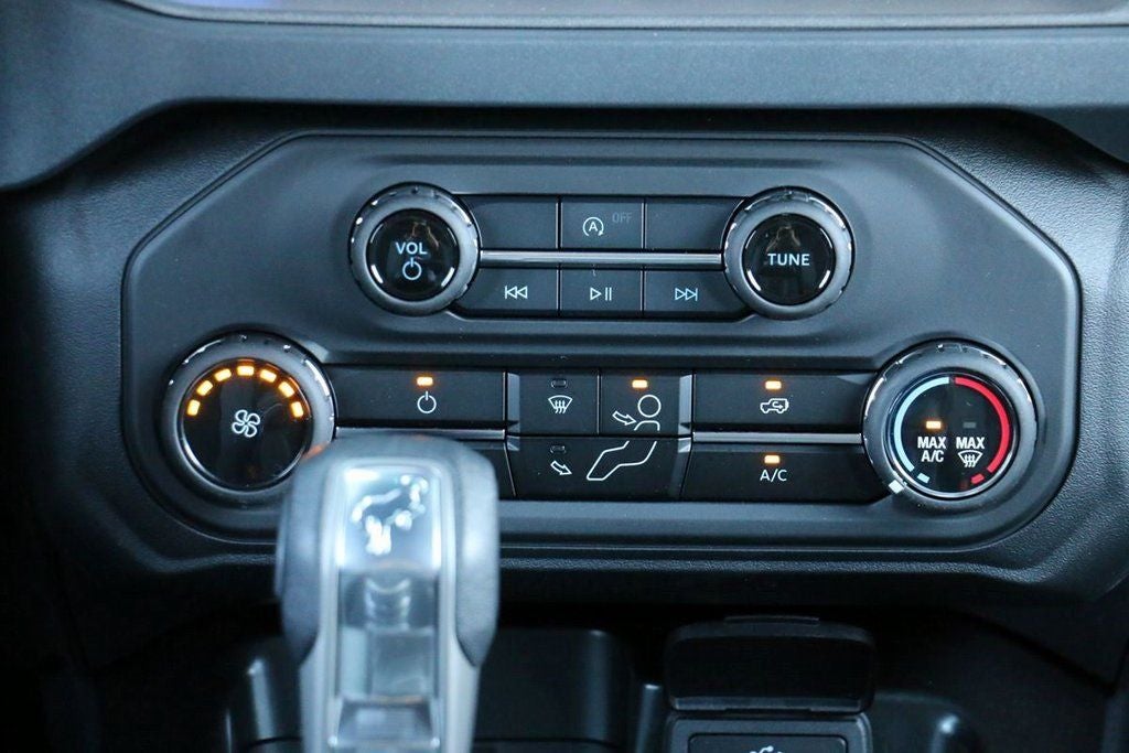 2026 Ford Bronco Base Custom