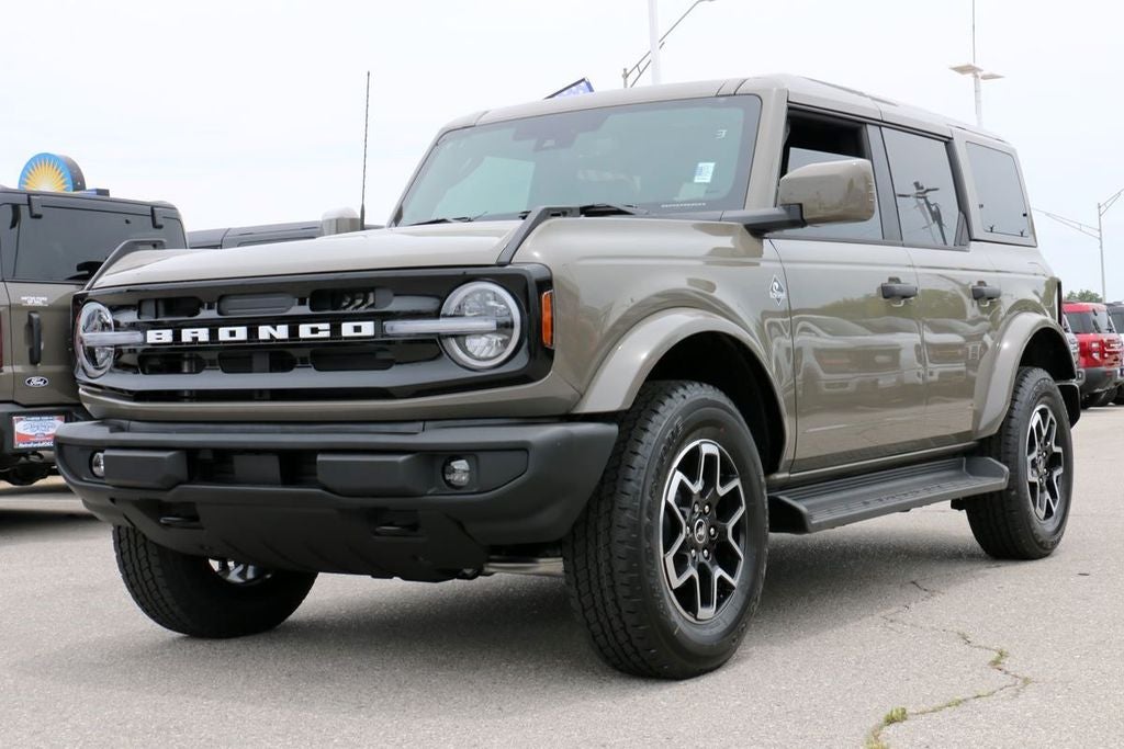 2026 Ford Bronco Outer Banks