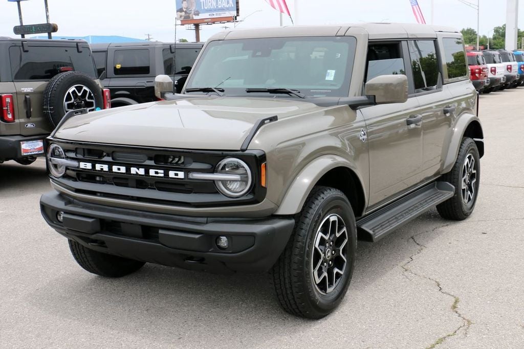 2026 Ford Bronco Outer Banks