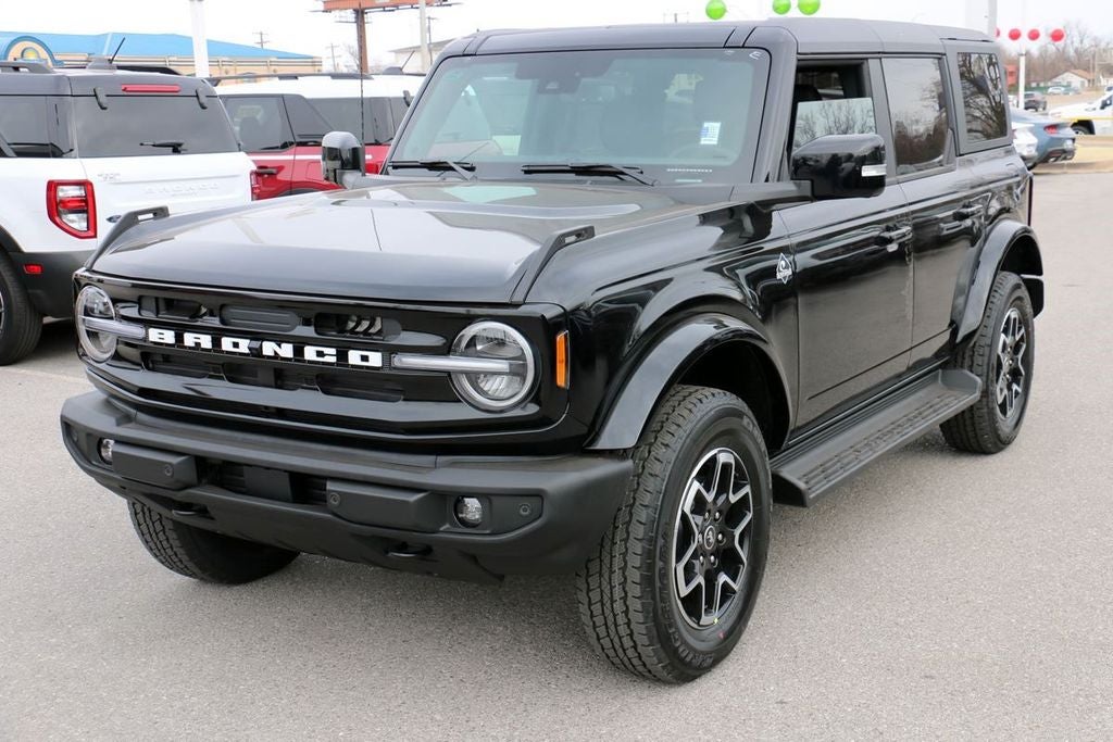 2026 Ford Bronco Outer Banks