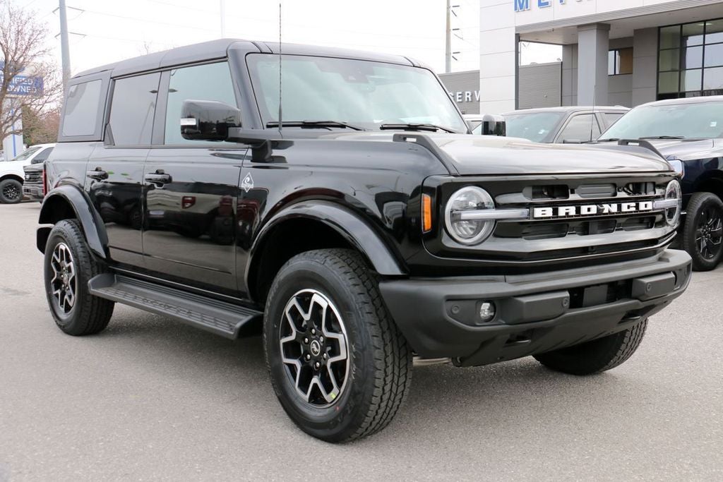 2026 Ford Bronco Outer Banks
