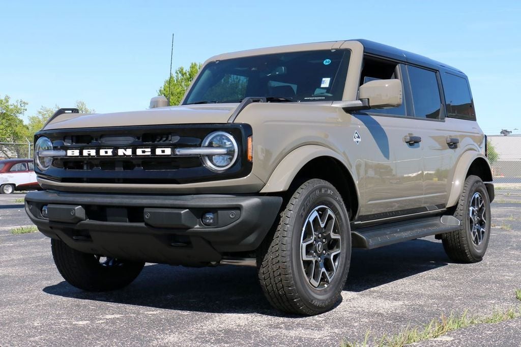 2026 Ford Bronco Outer Banks