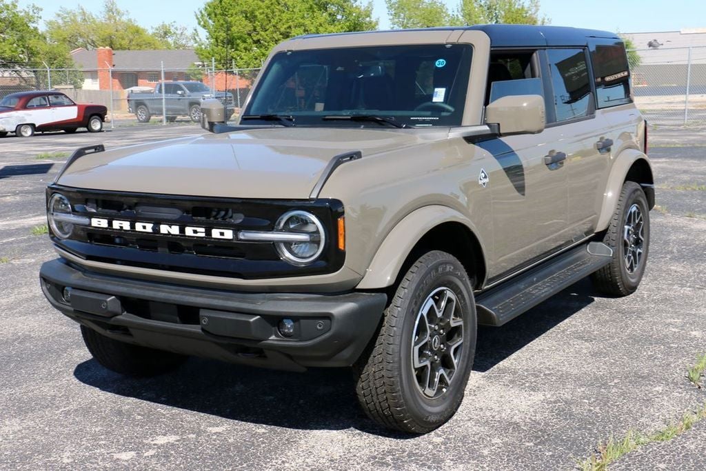 2026 Ford Bronco Outer Banks
