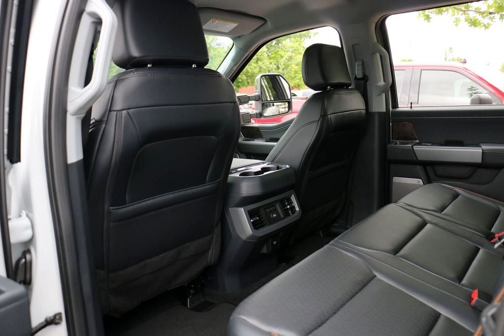 2026 Ford F-350SD Lariat DRW