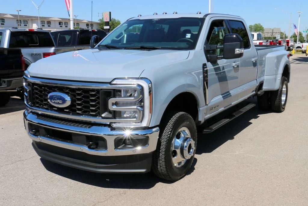 2026 Ford F-350SD Lariat DRW