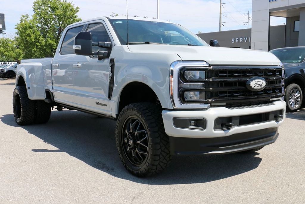 2026 Ford F-350SD Lariat DRW NITE EDITION