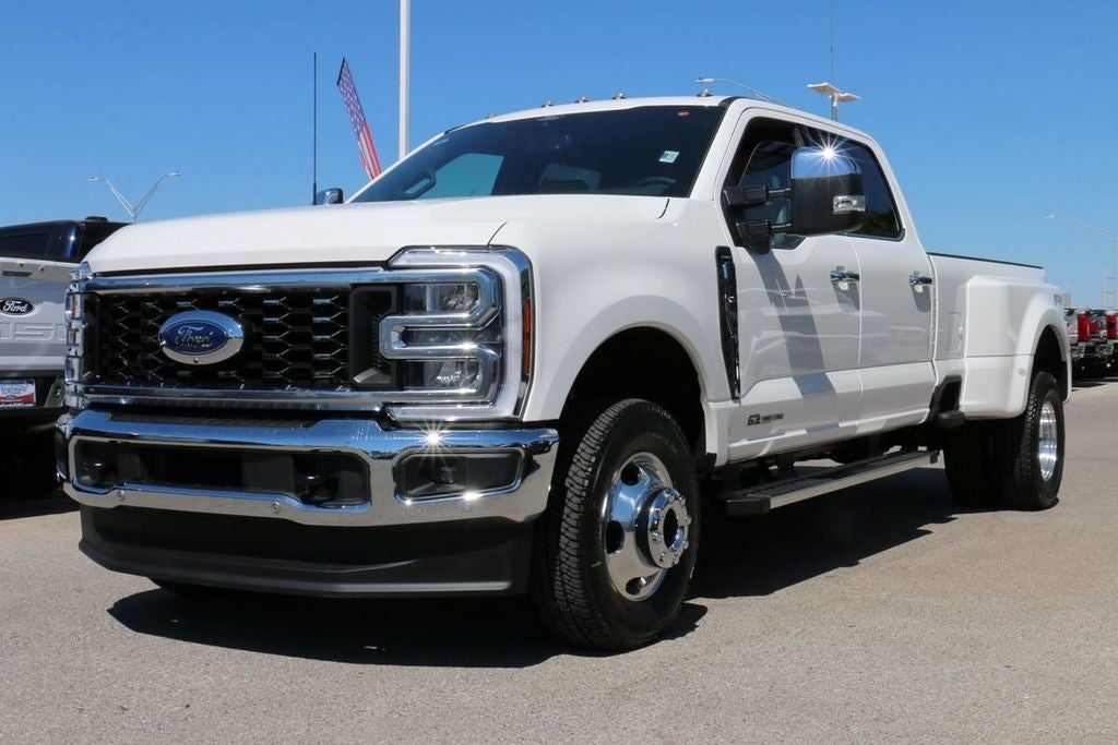 2026 Ford F-350SD Lariat DRW