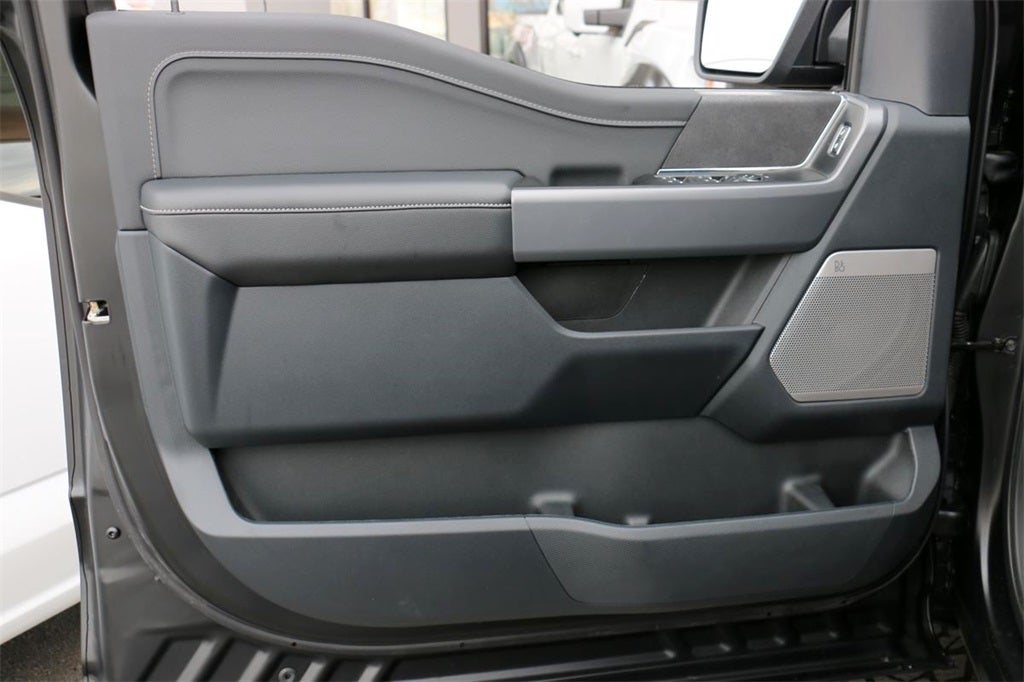 2025 Ford F-150 XLT BLACK WIDOW