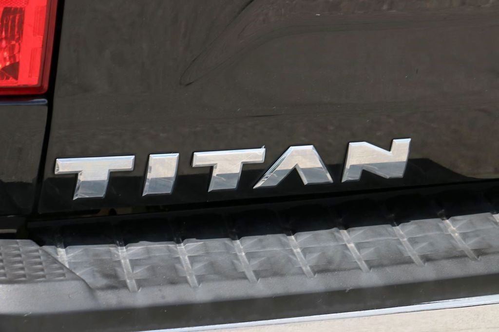 2017 Nissan Titan SV