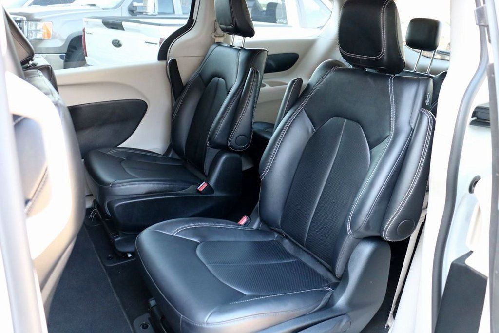 2024 Chrysler Pacifica Hybrid Select