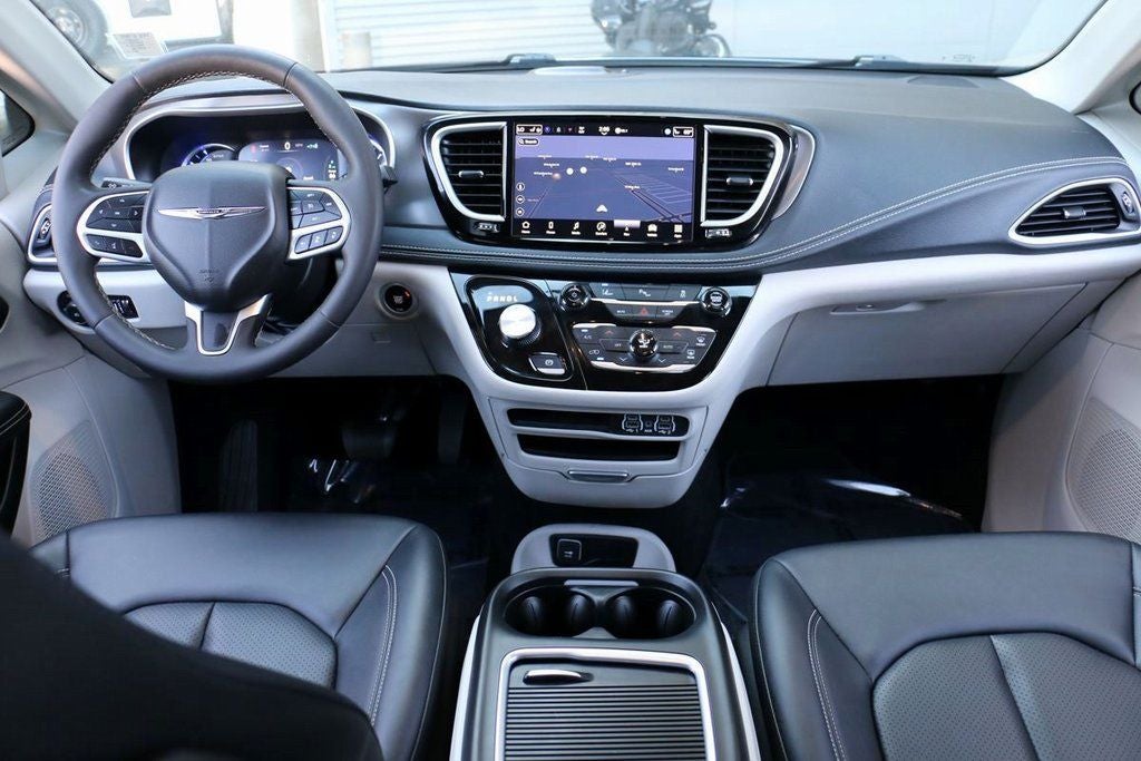 2024 Chrysler Pacifica Hybrid Select