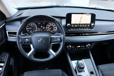 2024 Mitsubishi Outlander SE