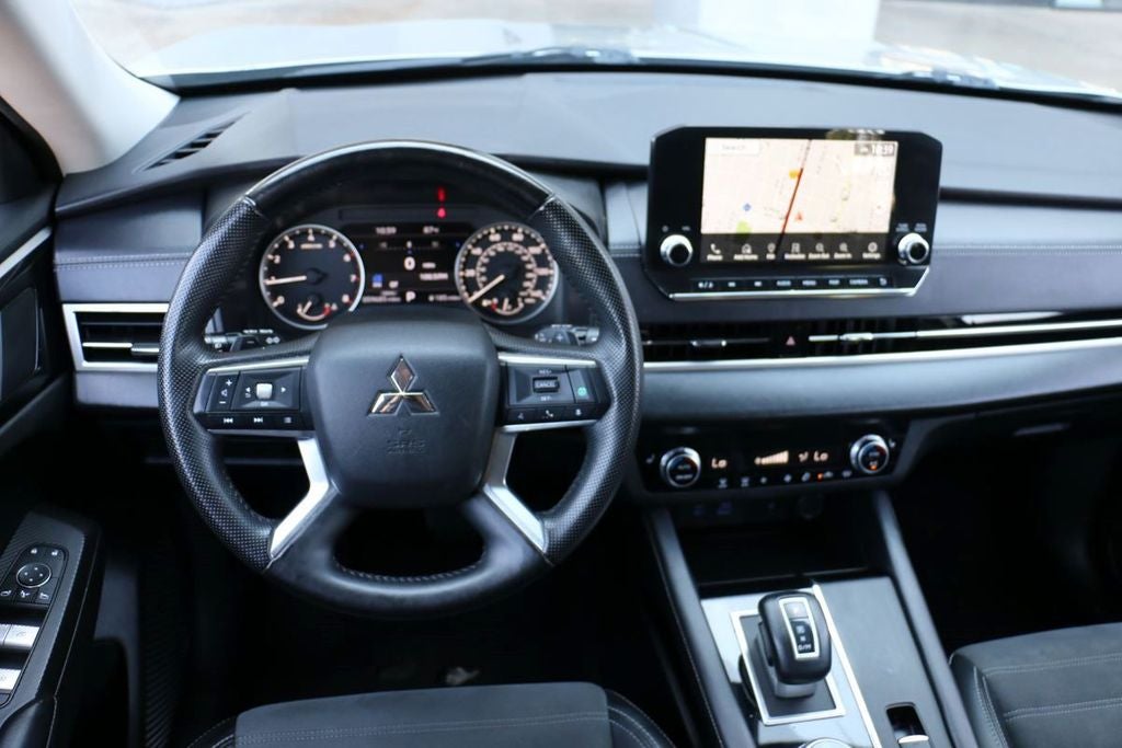 2024 Mitsubishi Outlander SE