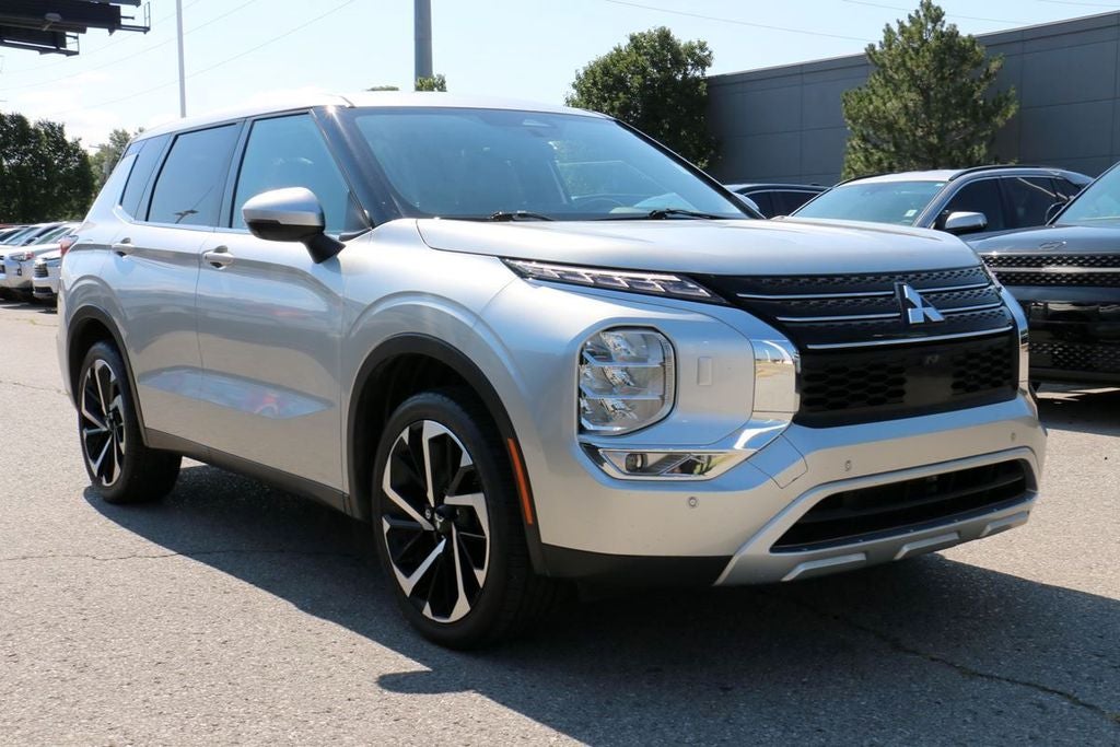 2024 Mitsubishi Outlander SE