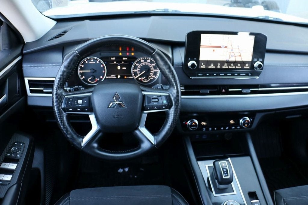 2024 Mitsubishi Outlander SE