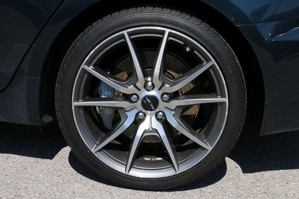 2025 Genesis G70 2.5T