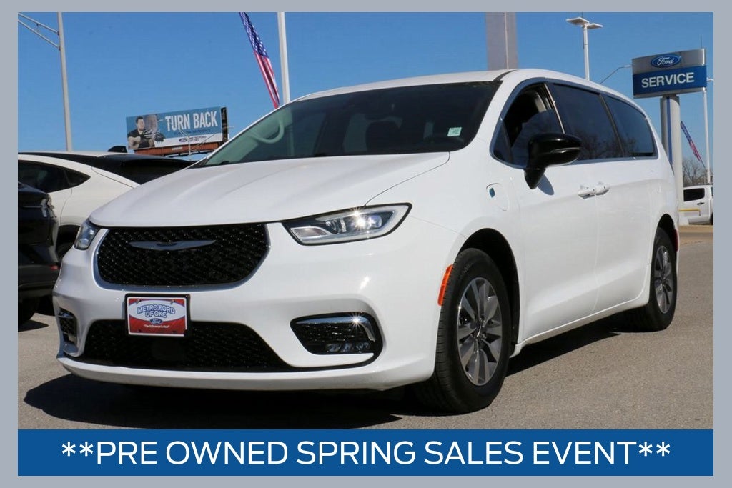 2024 Chrysler Pacifica Hybrid Select